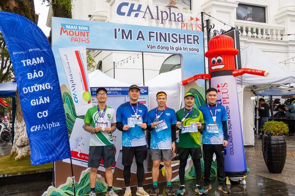 Als Hauptsponsor waren die CH-Alpha® Produkte in Vietnam überall sichtbar – die Teilnehmenden waren von der Anwendung begeistert.   
